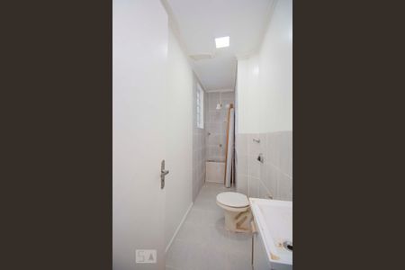 Banheiro  de apartamento para alugar com 1 quarto, 36m² em Navegantes, Porto Alegre