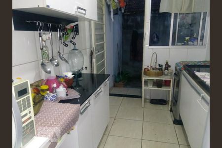 Cozinha de casa de condomínio à venda com 2 quartos, 58m² em Jaqueline, Belo Horizonte