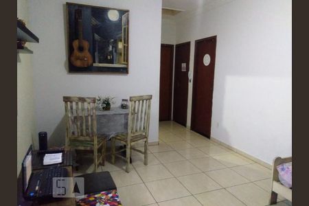 Sala de casa de condomínio à venda com 2 quartos, 58m² em Jaqueline, Belo Horizonte
