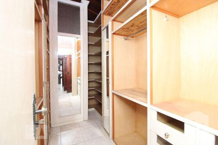 Casa de condomínio para alugar com 480m², 3 quartos e 4 vagasSuíte - Closet