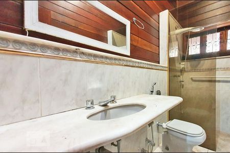 Casa de condomínio para alugar com 480m², 3 quartos e 4 vagasBanho Social