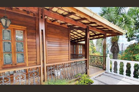 Entrada de casa de condomínio para alugar com 3 quartos, 480m² em Vale do Sereno, Nova Lima