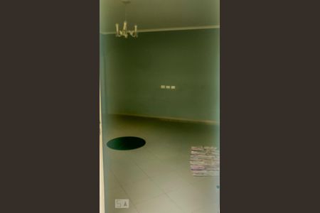 Casa à venda com 230m², 4 quartos e 2 vagas Casa à venda com 230m², 4 quartos e 2 vagasSala de Jantar