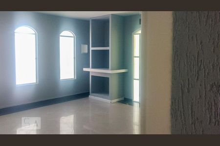 Casa à venda com 230m², 4 quartos e 2 vagas Casa à venda com 230m², 4 quartos e 2 vagasSala