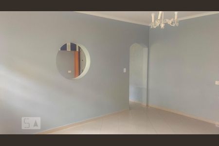 Casa à venda com 230m², 4 quartos e 2 vagas Casa à venda com 230m², 4 quartos e 2 vagasSala de Jantar