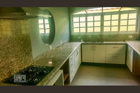 Casa à venda com 230m², 4 quartos e 2 vagas Casa à venda com 230m², 4 quartos e 2 vagasCozinha