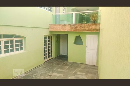 Casa à venda com 230m², 4 quartos e 2 vagas Casa à venda com 230m², 4 quartos e 2 vagasQuintal