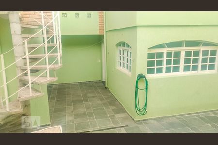 Casa à venda com 230m², 4 quartos e 2 vagas Casa à venda com 230m², 4 quartos e 2 vagasQuintal