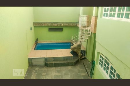 Casa à venda com 230m², 4 quartos e 2 vagas Casa à venda com 230m², 4 quartos e 2 vagasPiscina