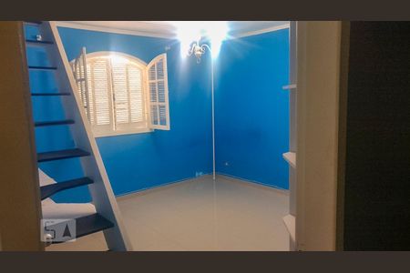 Casa à venda com 230m², 4 quartos e 2 vagas Casa à venda com 230m², 4 quartos e 2 vagasQuarto 4