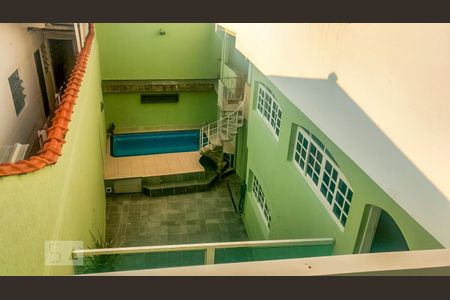 Casa à venda com 230m², 4 quartos e 2 vagas Casa à venda com 230m², 4 quartos e 2 vagasPiscina e Quintal