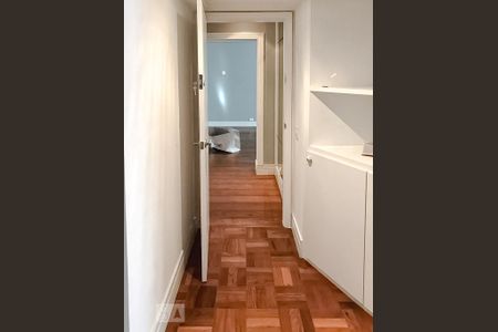 Apartamento à venda com 168m², 3 quartos e 2 vagas Apartamento à venda com 168m², 3 quartos e 2 vagasTerceiro dormitório