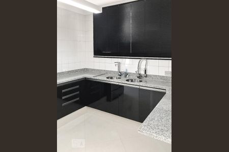 Apartamento à venda com 168m², 3 quartos e 2 vagas Apartamento à venda com 168m², 3 quartos e 2 vagasCozinha