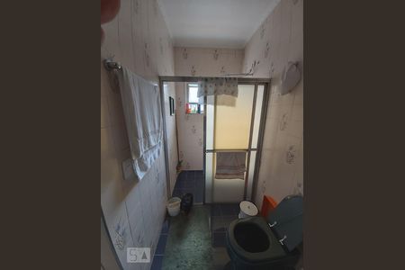 Casa para alugar com 250m², 4 quartos e 5 vagas Casa para alugar com 250m², 4 quartos e 5 vagasBanheiro da Suite