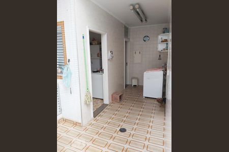 Casa para alugar com 250m², 4 quartos e 5 vagas Casa para alugar com 250m², 4 quartos e 5 vagasÁrea de Serviço