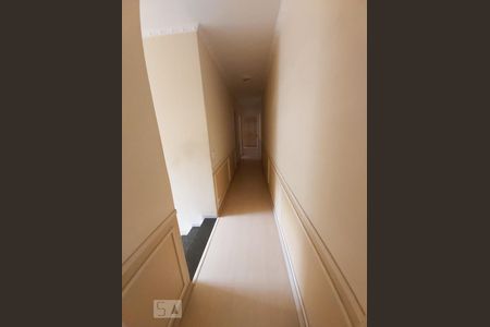 Corredor de casa à venda com 4 quartos, 250m² em Vila Prudente, São Paulo