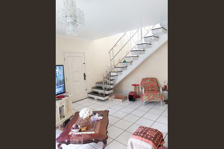 Sala de casa à venda com 4 quartos, 250m² em Vila Prudente, São Paulo