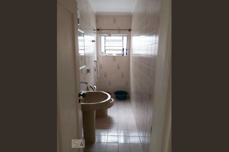 Casa para alugar com 250m², 4 quartos e 5 vagas Casa para alugar com 250m², 4 quartos e 5 vagasBanheiro Social