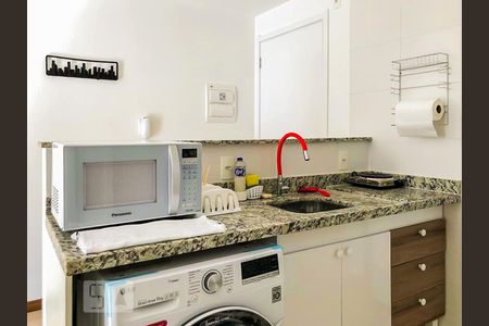 Cozinha e Área de serviço de kitnet/studio para alugar com 1 quarto, 30m² em Liberdade, São Paulo