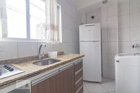 Cozinha de apartamento para alugar com 1 quarto, 50m² em Novo Mundo, Curitiba