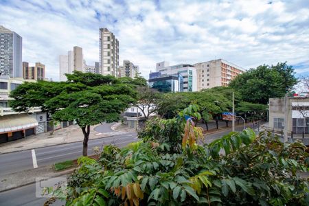 Vista da Rua de apartamento para alugar com 3 quartos, 100m² em Savassi, Belo Horizonte