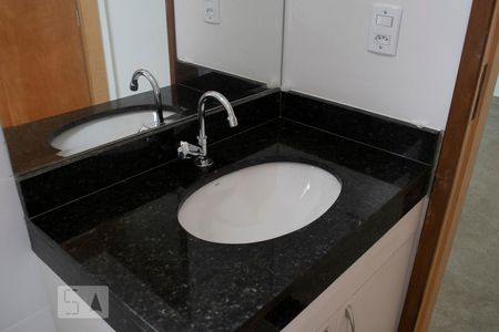 BANHEIRO QUARTO 1 de casa para alugar com 3 quartos, 136m² em Vila Primavera, São Paulo