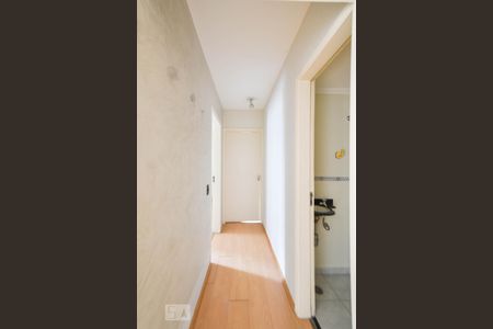 Corredor de apartamento para alugar com 2 quartos, 87m² em Vila Madalena, São Paulo