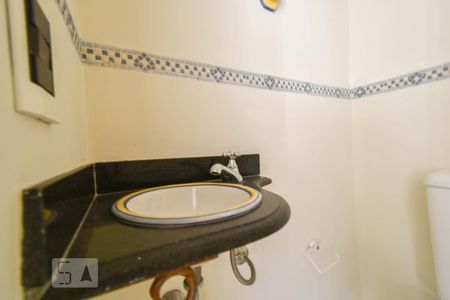 Lavabo de apartamento para alugar com 2 quartos, 87m² em Vila Madalena, São Paulo