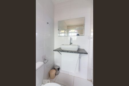 Banheiro de apartamento para alugar com 1 quarto, 18m² em Jardim Bonfiglioli, São Paulo