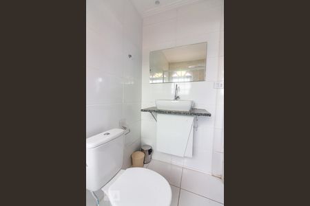 Banheiro de apartamento para alugar com 1 quarto, 18m² em Jardim Bonfiglioli, São Paulo