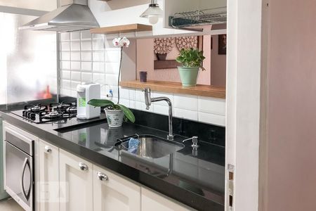 Cozinha de apartamento para alugar com 3 quartos, 77m² em Vila Sofia, São Paulo