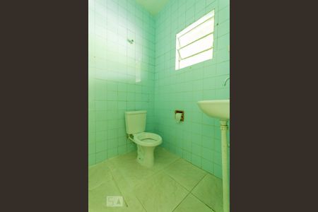 Banheiro de casa para alugar com 2 quartos, 100m² em Céu Azul, Belo Horizonte