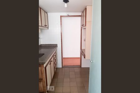 Cozinha de apartamento para alugar com 2 quartos, 70m² em Perdizes, São Paulo
