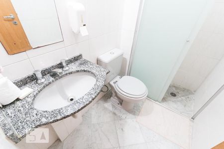 Banheiro de apartamento à venda com 2 quartos, 55m² em Vila Santo Estéfano, São Paulo