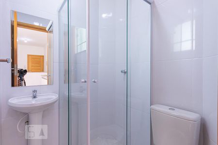 Banheiro  de apartamento para alugar com 1 quarto, 40m² em Vila Ré, São Paulo