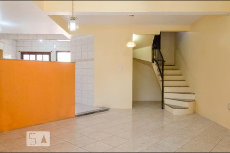 Sala de casa à venda com 4 quartos, 150m² em Mato Grande, Canoas