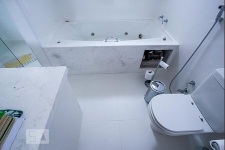 Apartamento para alugar com 340m², 3 quartos e 4 vagasBanheiro da suíte 3