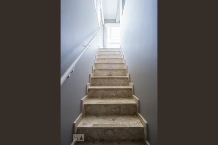 Apartamento para alugar com 340m², 3 quartos e 4 vagasEscada para cobertura