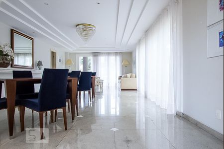 Apartamento para alugar com 340m², 3 quartos e 4 vagasÁrea comum - Salão de festas