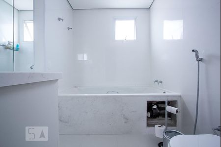 Apartamento para alugar com 340m², 3 quartos e 4 vagasBanheiro da suíte 3