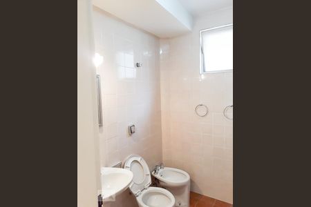 Banheiro de apartamento para alugar com 2 quartos, 75m² em Cerqueira César, São Paulo