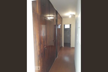 Corredor de apartamento para alugar com 2 quartos, 75m² em Cerqueira César, São Paulo