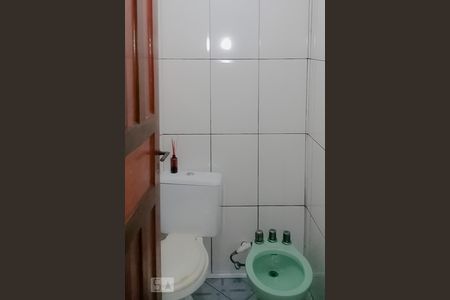 Banheiro de  de casa à venda com 2 quartos, 60m² em Jardim Stetel, Santo André