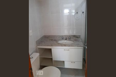 Apartamento à venda com 84m², 2 quartos e 2 vagasBanheiro da Suíte