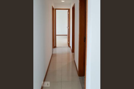 Apartamento à venda com 84m², 2 quartos e 2 vagasCorredor