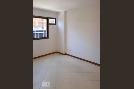Apartamento à venda com 84m², 2 quartos e 2 vagasSuíte