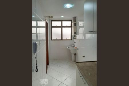 Apartamento à venda com 84m², 2 quartos e 2 vagasCozinha