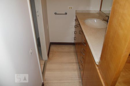 Banheiro do quarto 1 de apartamento para alugar com 2 quartos, 79m² em Flamengo, Rio de Janeiro