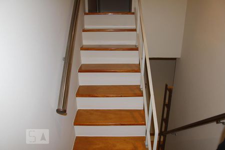 Apartamento para alugar com 79m², 2 quartos e 1 vagaEscadas