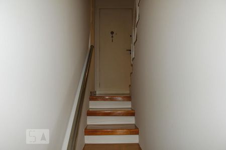 Escadas de apartamento para alugar com 2 quartos, 79m² em Flamengo, Rio de Janeiro